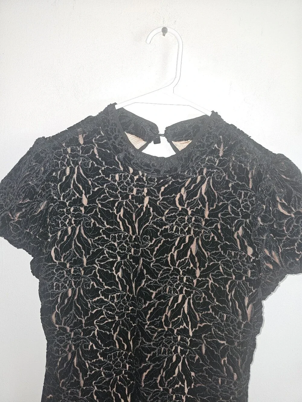 Free People Black Velvet Lace Open Back Mini Dress Mock Neck Size 8 - Picture 3 of 11